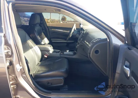 2017 Chrysler 300C z USA, uszkodzony, nr VIN 2C3CCAEG6HH549858